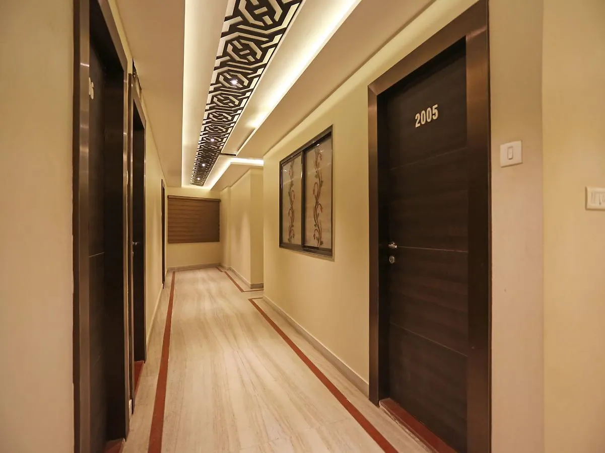 Oyo 10338 Hotel Aadesh Palace Varanasi 3*,  Indien