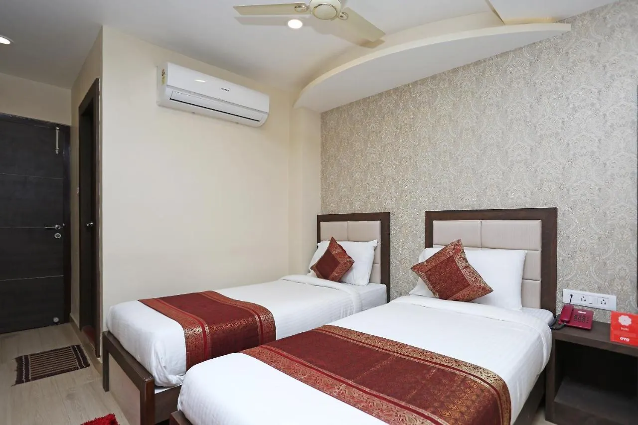 ***  Oyo 10338 Hotel Aadesh Palace Varanasi Indien