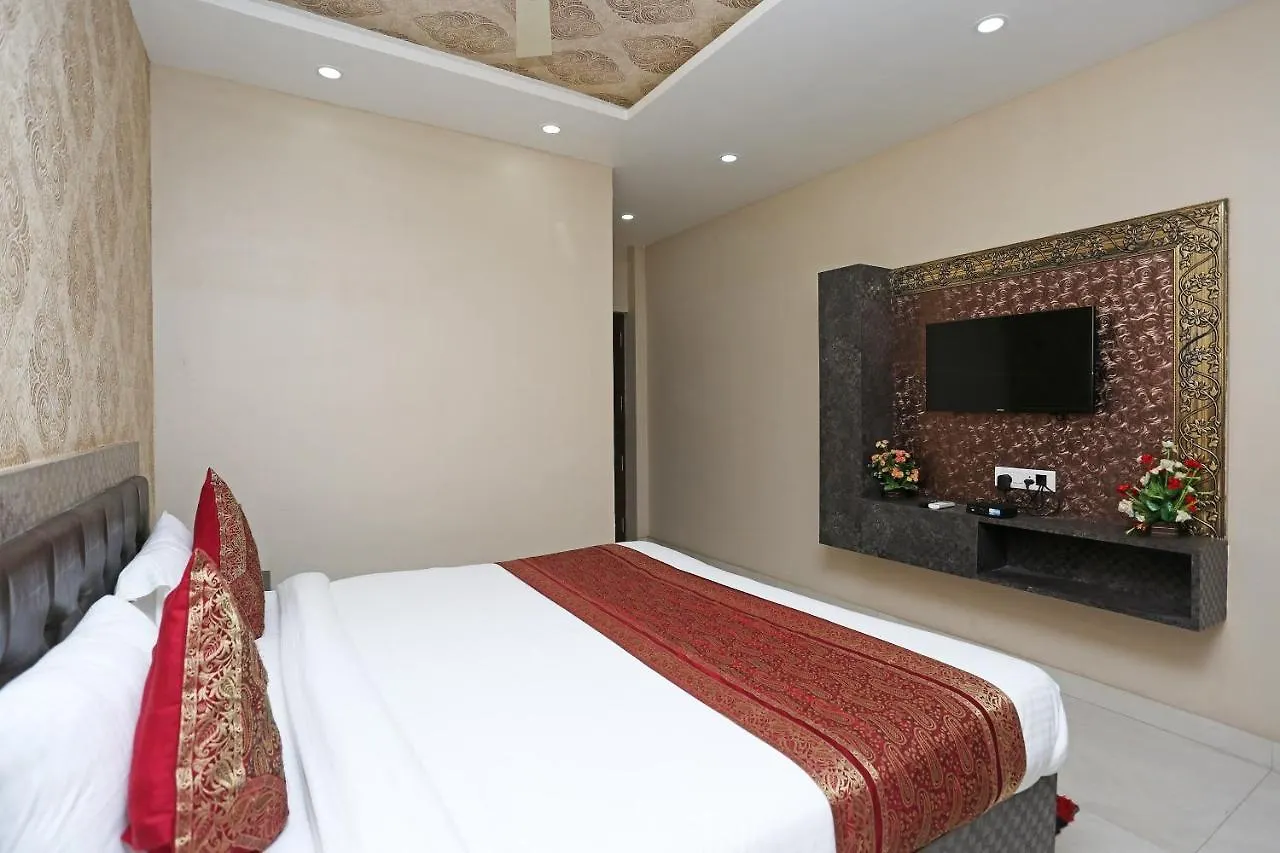 Oyo 10338 Hotel Aadesh Palace Varanasi