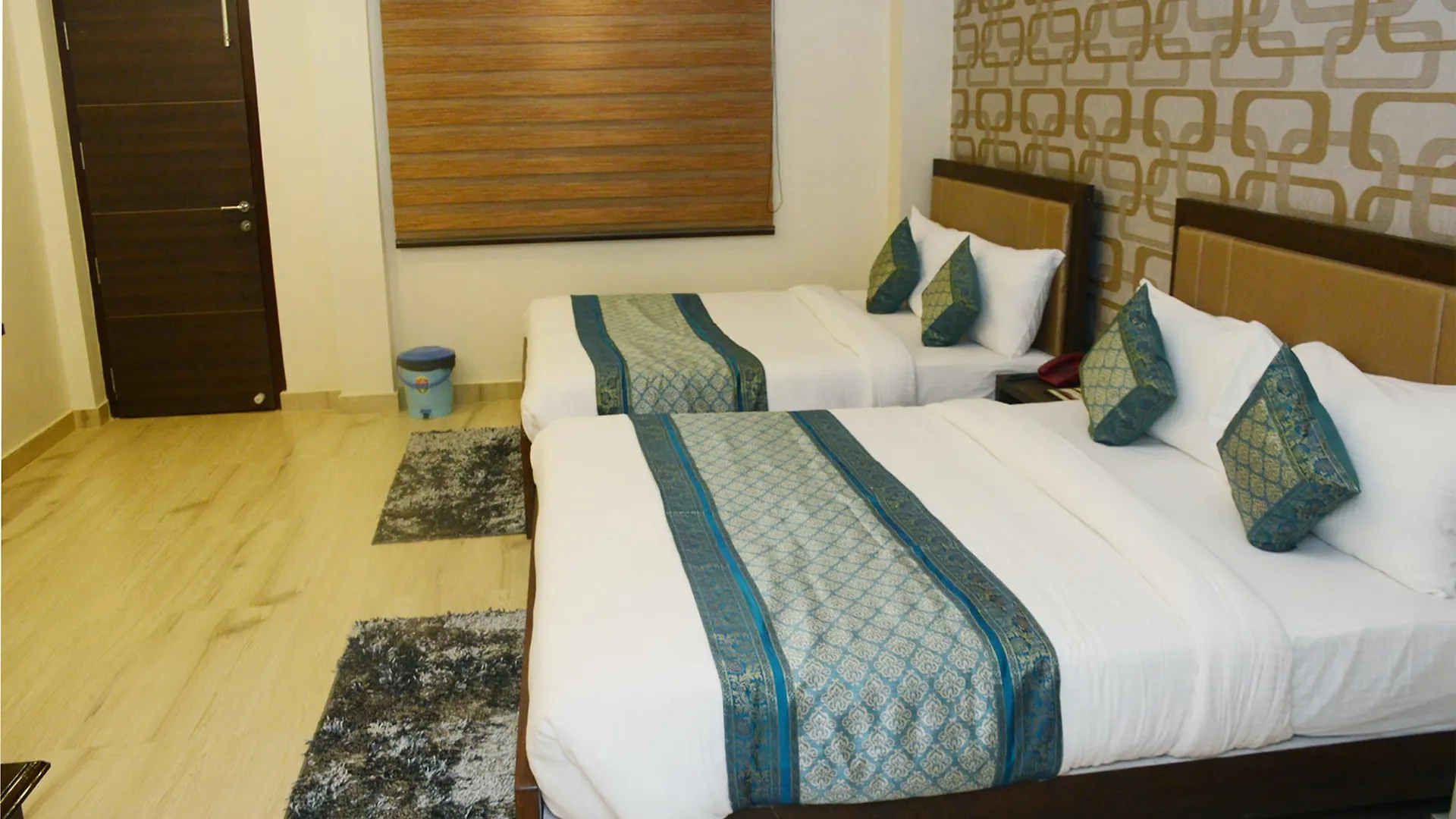 Oyo 10338 Hotel Aadesh Palace Varanasi