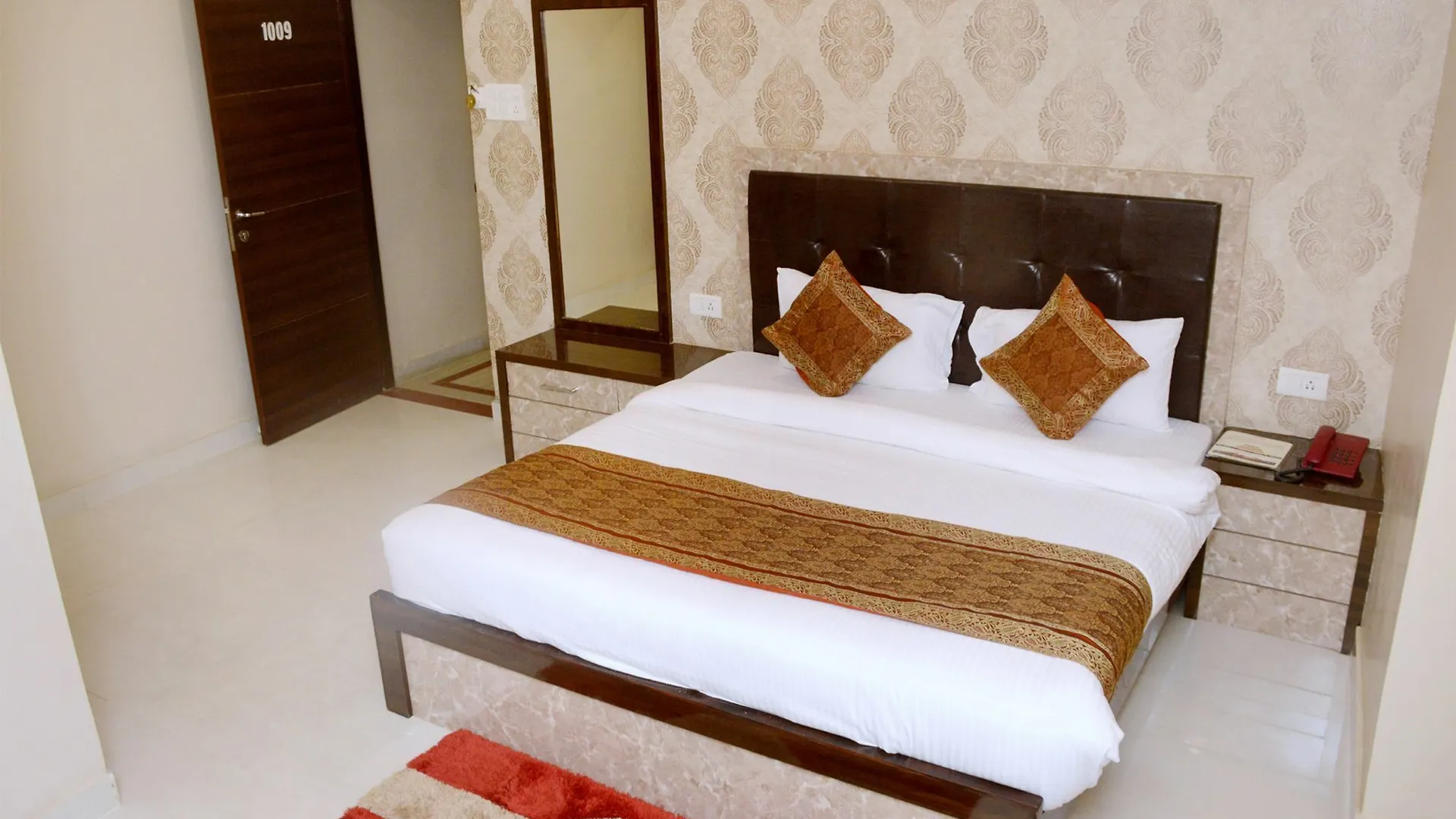 Oyo 10338 Hotel Aadesh Palace Varanasi Indien